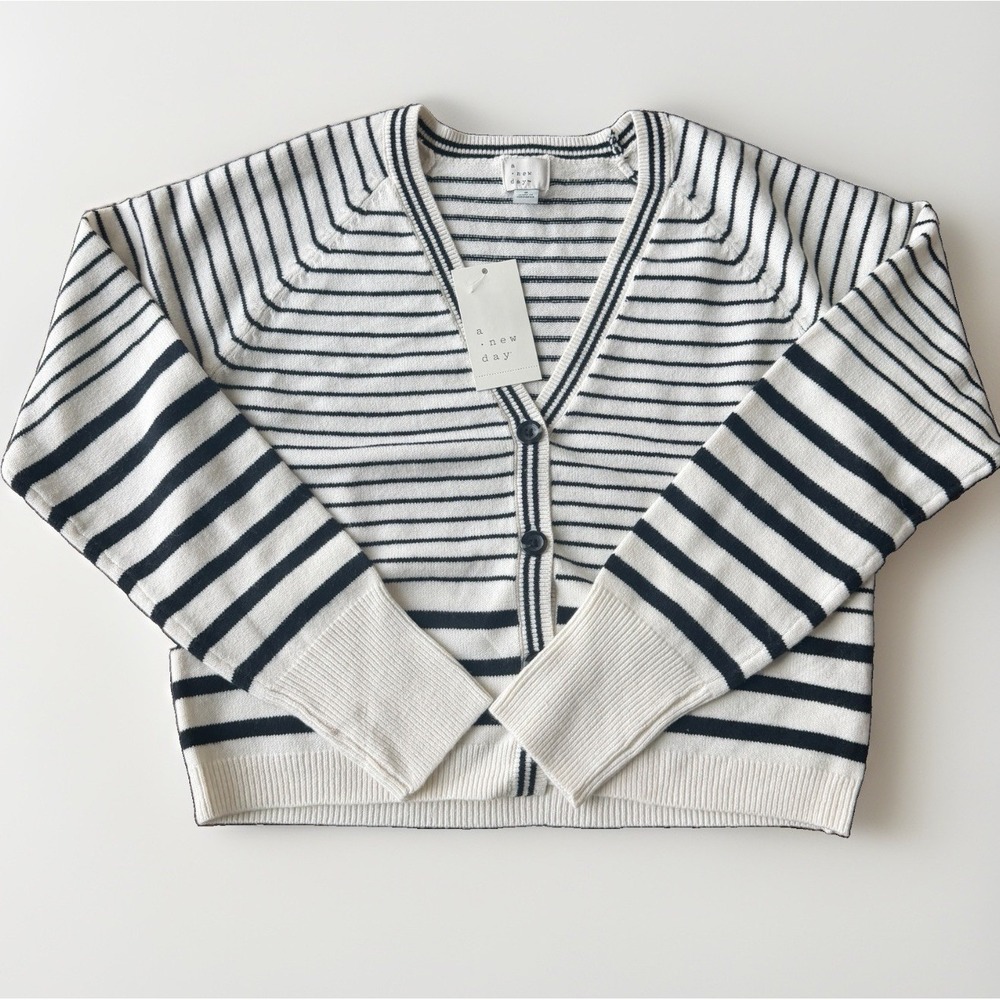 Women's Long Sleeve V-Neck Cardigan - A New Day Cream Striped Medium NWT